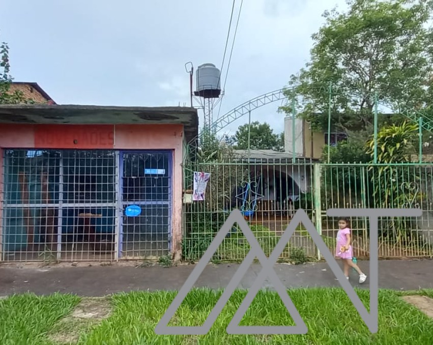Casa Con local al frente