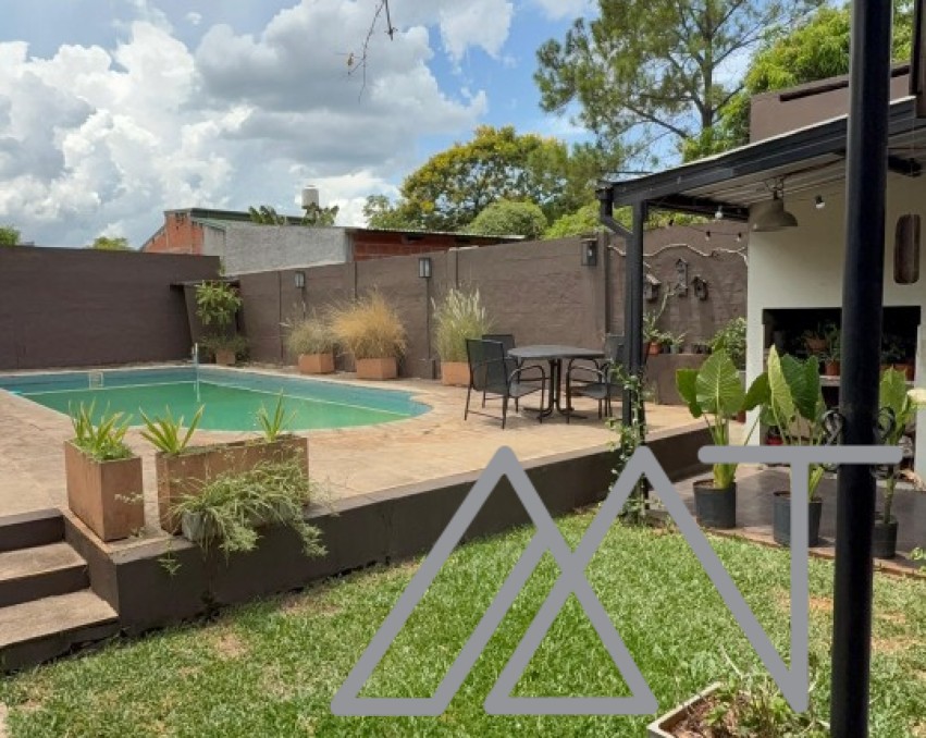 Casa Sobre Importante Av.